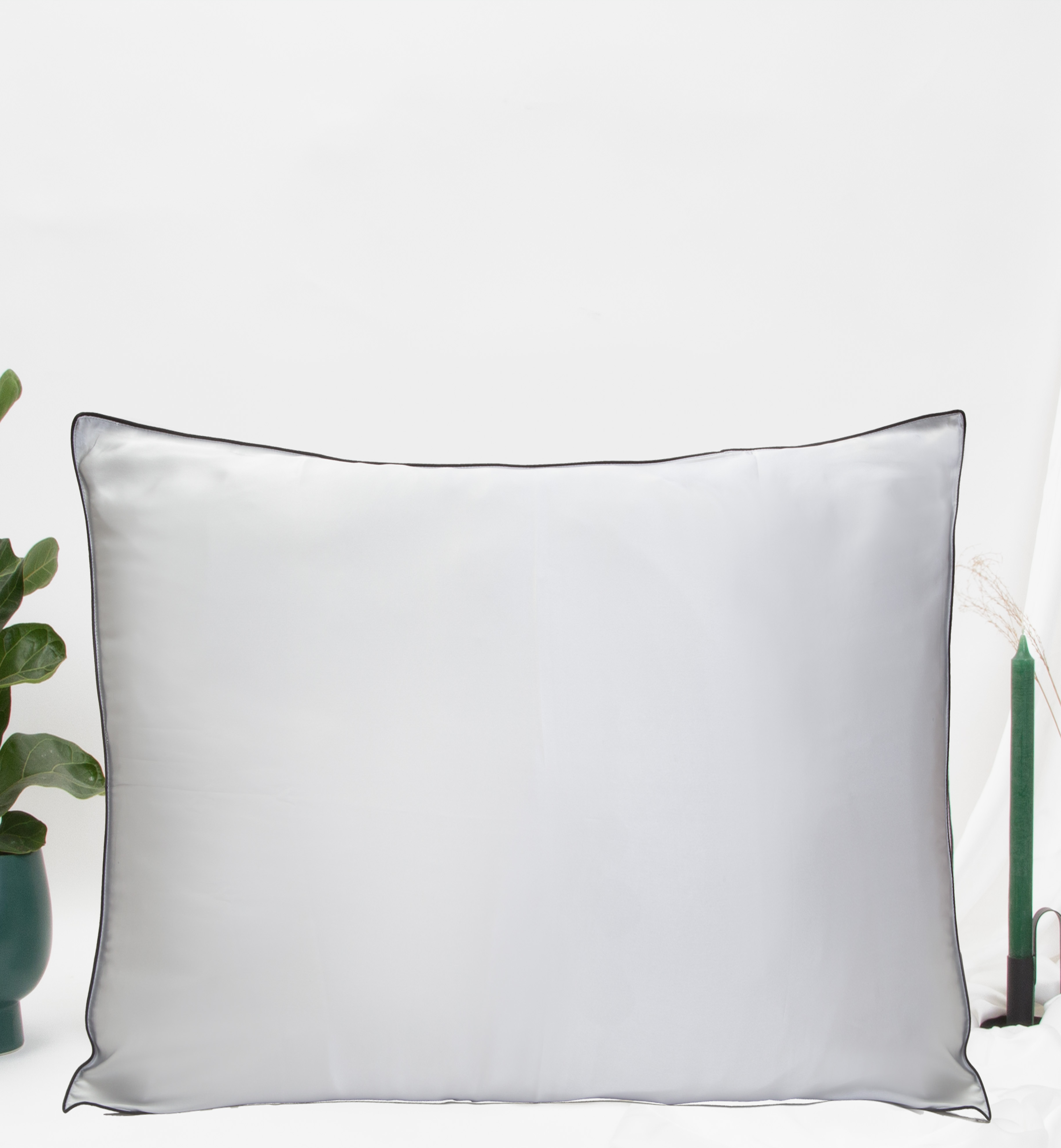 Batanaful's 100% Mulberry Silk Pillowcase